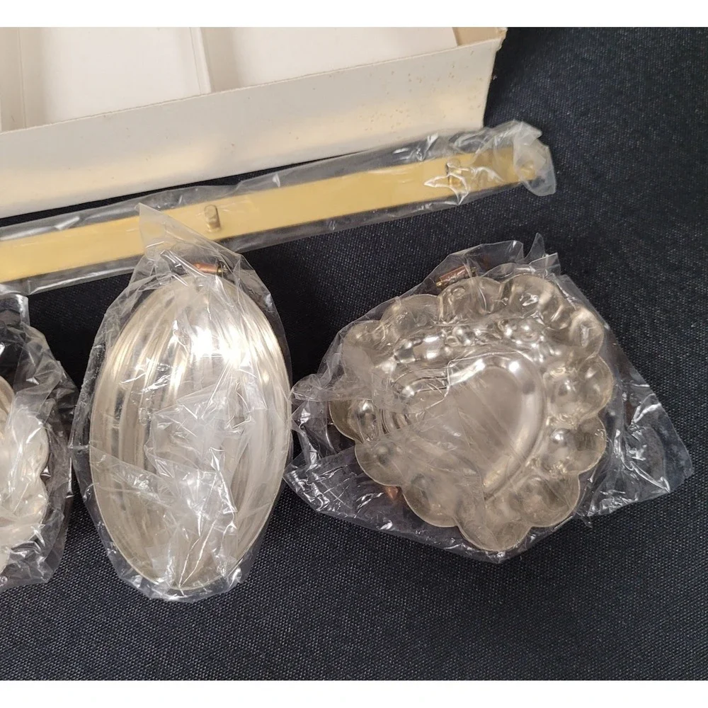 Vintage Daewoo Solid Copper Cookie Mold Set (4 Cookie Molds & Rack) in Box